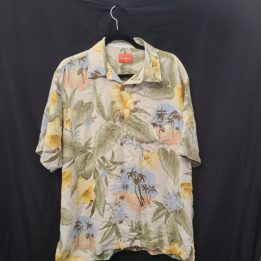 Tommy Bahama Shirt Large Button Up Floral Hawaiian 100% Silk Vacation Cruise